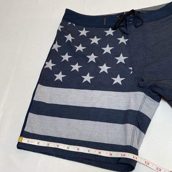 Hurley Blue and White Board Shorts Size 32 - Picture 5 of 8